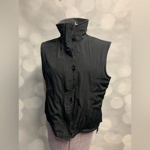 Crossroads reversible vest in‎ large. Always down for a two-fer vest!